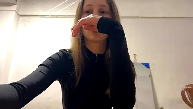 VickieKush online show from February 17, 2026, 4:15 pm