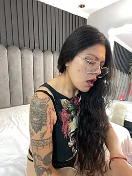 Lanadelrey 1 online show from March 4, 2026, 12:13 pm