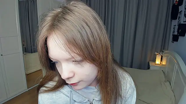 Snapshot of LavenderMitten chatting on March 12, 2026, 5:34 am LavenderMitten online show from March 12, 2026, 5:34 am