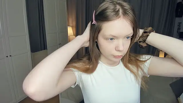 Snapshot of LavenderMitten chatting on March 21, 2026, 7:20 am LavenderMitten online show from March 21, 2026, 7:20 am