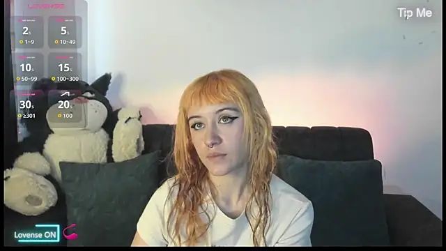 velmoon online show from June 10, 2026, 6:42 pm