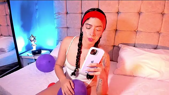 Blue Aura  online show from April 28, 2026, 7:18 pm