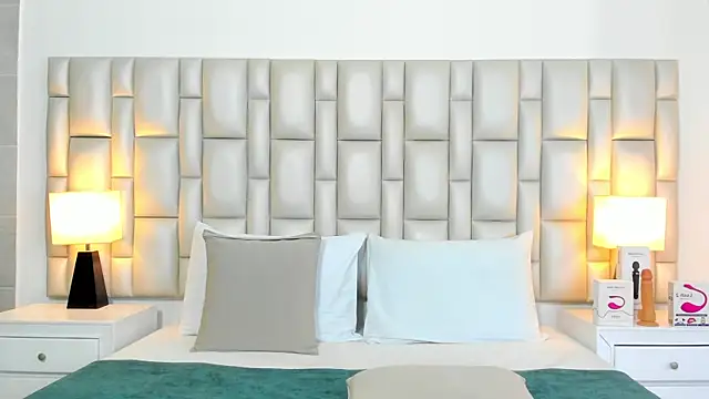 paola katy dicks online show from January 10, 2026, 1:28 pm