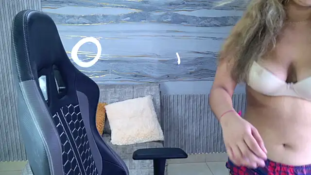 Sophie19   online show from May 3, 2026, 11:26 am