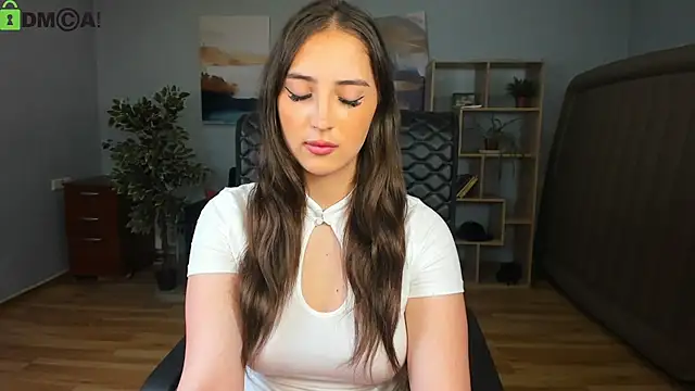 Effy Royse online show from June 25, 2026, 5:34 am
