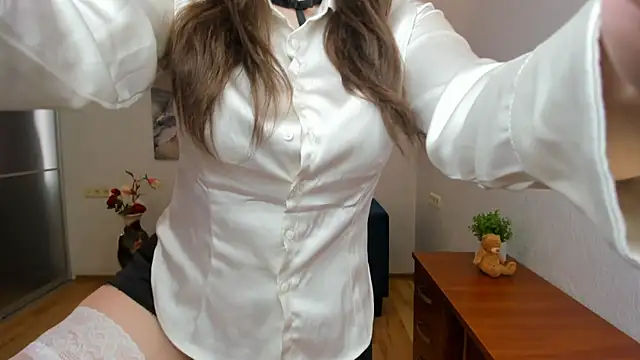 Effy Royse online show from June 21, 2026, 5:13 am