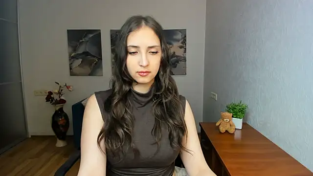 Effy Royse online show from May 8, 2026, 5:39 pm