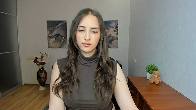 Effy Royse online show from June 14, 2026, 5:58 pm