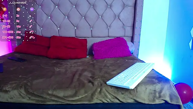 Snapshot of nat_evans8 chatting on May 21, 2026, 3:04 am nat evans8 online show from May 21, 2026, 3:04 am