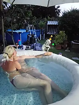 PinkladyCora online show from June 10, 2026, 7:59 pm