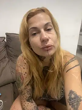 MissTamis online show from April 15, 2026, 2:06 am