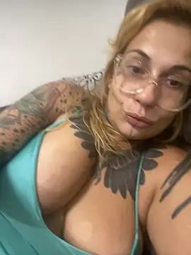 MissTamis online show from April 13, 2026, 5:00 am