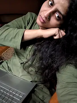 sexysilmy online show from April 5, 2026, 4:13 pm