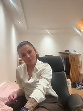 Snapshot of alwayshornyvivi chatting on February 21, 2026, 5:04 pm alwayshornyvivi online show from February 21, 2026, 5:04 pm