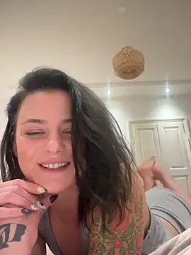 Snapshot of alwayshornyvivi chatting on February 17, 2026, 9:01 pm alwayshornyvivi online show from February 17, 2026, 9:01 pm