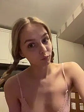 lillit vivit online show from March 26, 2026, 1:53 pm