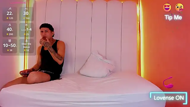 Snapshot of NaughtyVibes_OS chatting on February 18, 2026, 12:45 pm NaughtyVibes OS online show from February 18, 2026, 12:45 pm