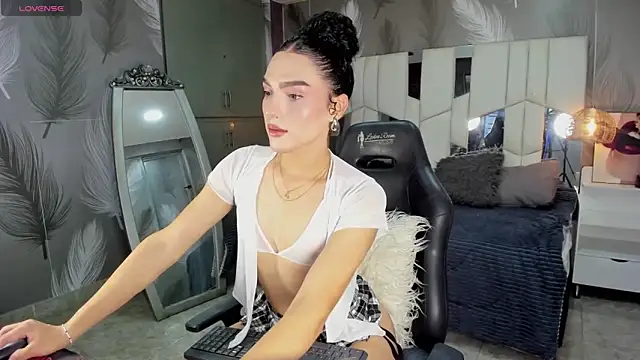 Veronica hottie online show from April 28, 2026, 11:42 pm
