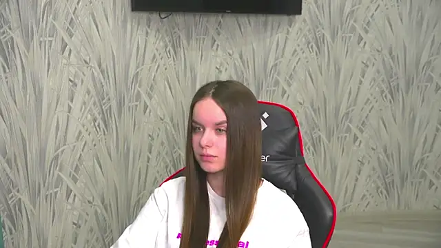 MarenCalarco online show from February 11, 2026, 11:21 am