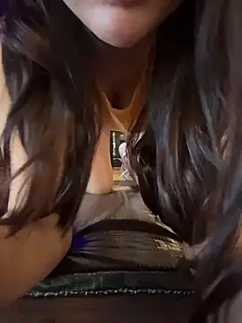 Deamodel online show from March 11, 2026, 10:42 am