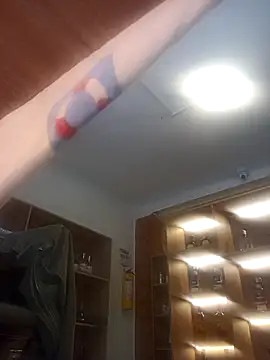 eva vidal  online show from April 28, 2026, 4:33 pm