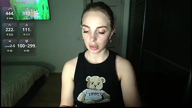  julia wonderful  online show from March 15, 2026, 8:05 pm