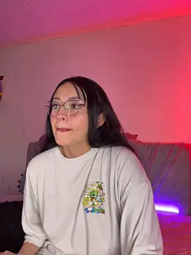  Mia kiss  online show from March 28, 2026, 4:46 am