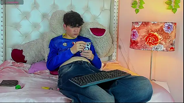 Snapshot of Philippsx chatting on March 11, 2026, 5:23 am Philippsx online show from March 11, 2026, 5:23 am