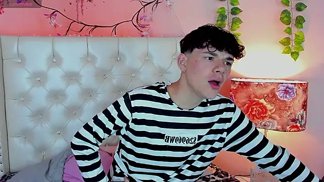 Snapshot of Philippsx chatting on March 21, 2026, 6:47 am Philippsx online show from March 21, 2026, 6:47 am