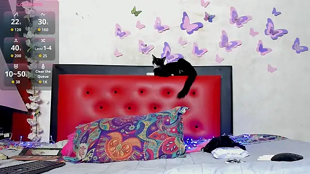 Snapshot of emma__castle chatting on March 28, 2026, 12:22 am emma castle online show from March 28, 2026, 12:22 am