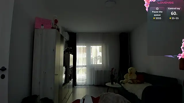 foxii1 online show from April 5, 2026, 7:15 am