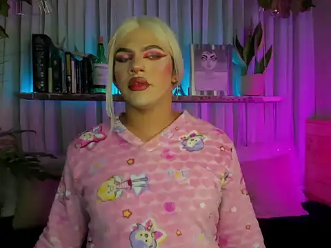 Snapshot of Miss-liaa chatting on March 8, 2026, 12:16 am Miss-liaa online show from March 8, 2026, 12:16 am