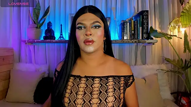 Snapshot of Miss-liaa chatting on April 16, 2026, 5:47 pm Miss-liaa online show from April 16, 2026, 5:47 pm