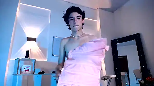 jullian ricci online show from July 15, 2026, 7:43 pm