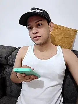 Top and bottom online show from August 6, 2026, 3:12 am