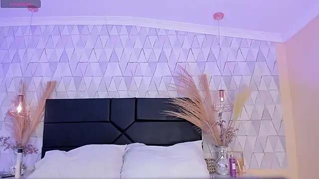 CloheBell online show from March 24, 2026, 7:47 pm