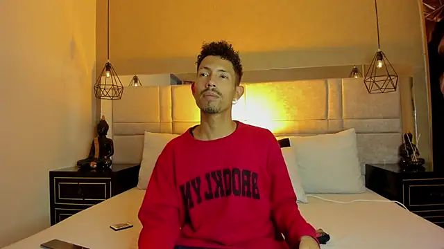 NoaahTylor online show from June 1, 2026, 1:33 pm
