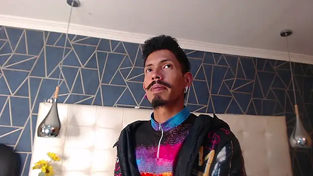 NoaahTylor online show from February 13, 2026, 7:25 pm