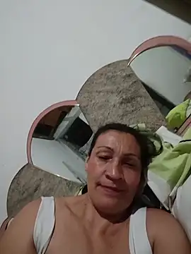 Layla Zaid online show from April 18, 2026, 3:53 am