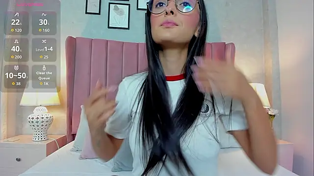 NataliaRivera  online show from February 17, 2026, 7:44 pm