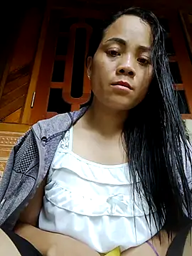 molly-xx online show from June 22, 2026, 3:47 am
