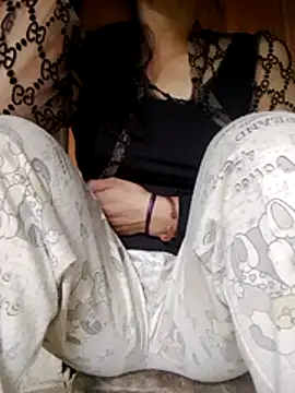 molly-xx online show from June 10, 2026, 11:50 pm