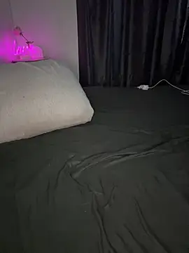 Snapshot of kingXqueenXX chatting on March 9, 2026, 3:32 am kingXqueenXX online show from March 9, 2026, 3:32 am