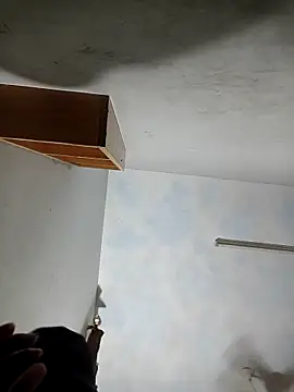 Snapshot of MalluMangos143 chatting on March 8, 2026, 6:49 am MalluMangos143 online show from March 8, 2026, 6:49 am