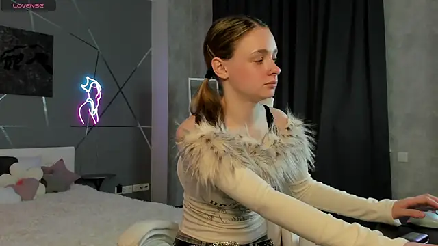 naomi reiss online show from July 1, 2026, 1:39 am
