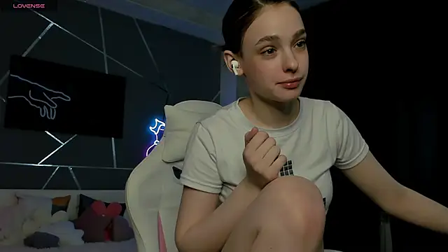 Snapshot of naomi_reiss chatting on May 26, 2026, 1:26 am naomi reiss online show from May 26, 2026, 1:26 am