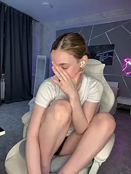Snapshot of naomi_reiss chatting on May 28, 2026, 1:57 am naomi reiss online show from May 28, 2026, 1:57 am