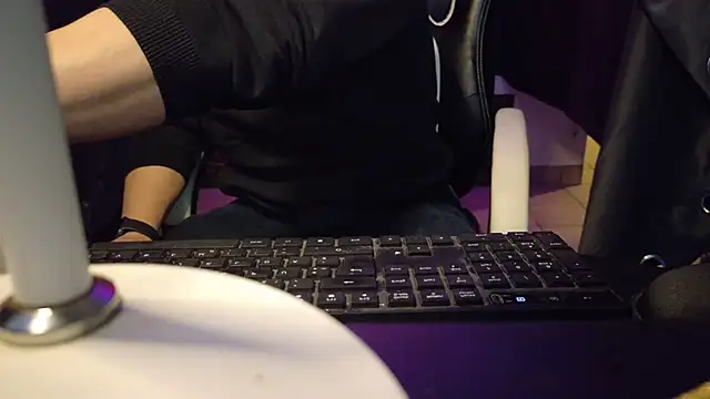 YouAndMe-forever online show from March 25, 2026, 11:36 pm