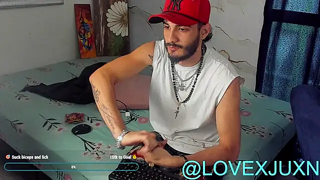 Snapshot of LovexJuxn8 chatting on March 13, 2026, 8:14 pm LovexJuxn8 online show from March 13, 2026, 8:14 pm