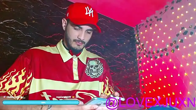 LovexJuxn8 online show from June 4, 2026, 9:30 pm
